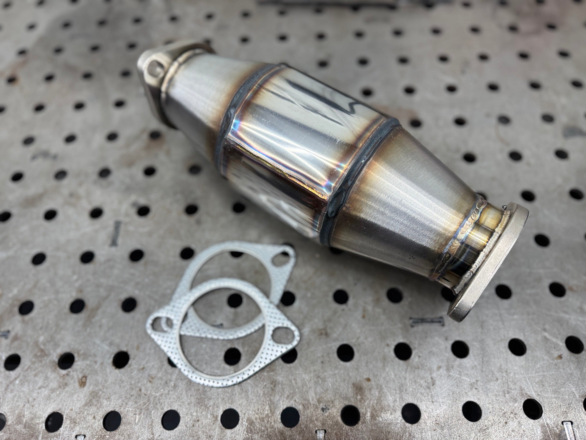 200-cell sports catalytic converter with e-mark - registrable - 127mm Euro3/4