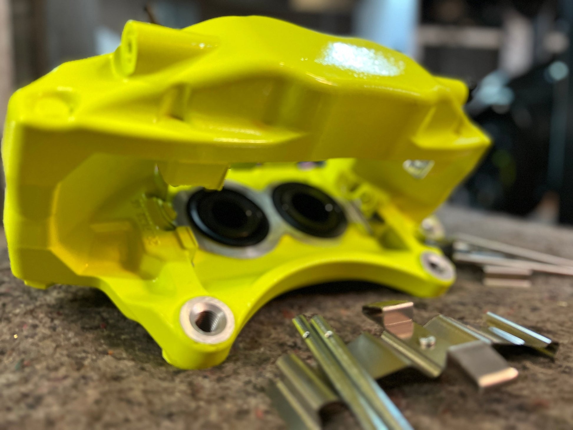 Subaru Impreza STI - Bremssattel SET für 4-Kolben Bremsanlage - UMC-Parts.de